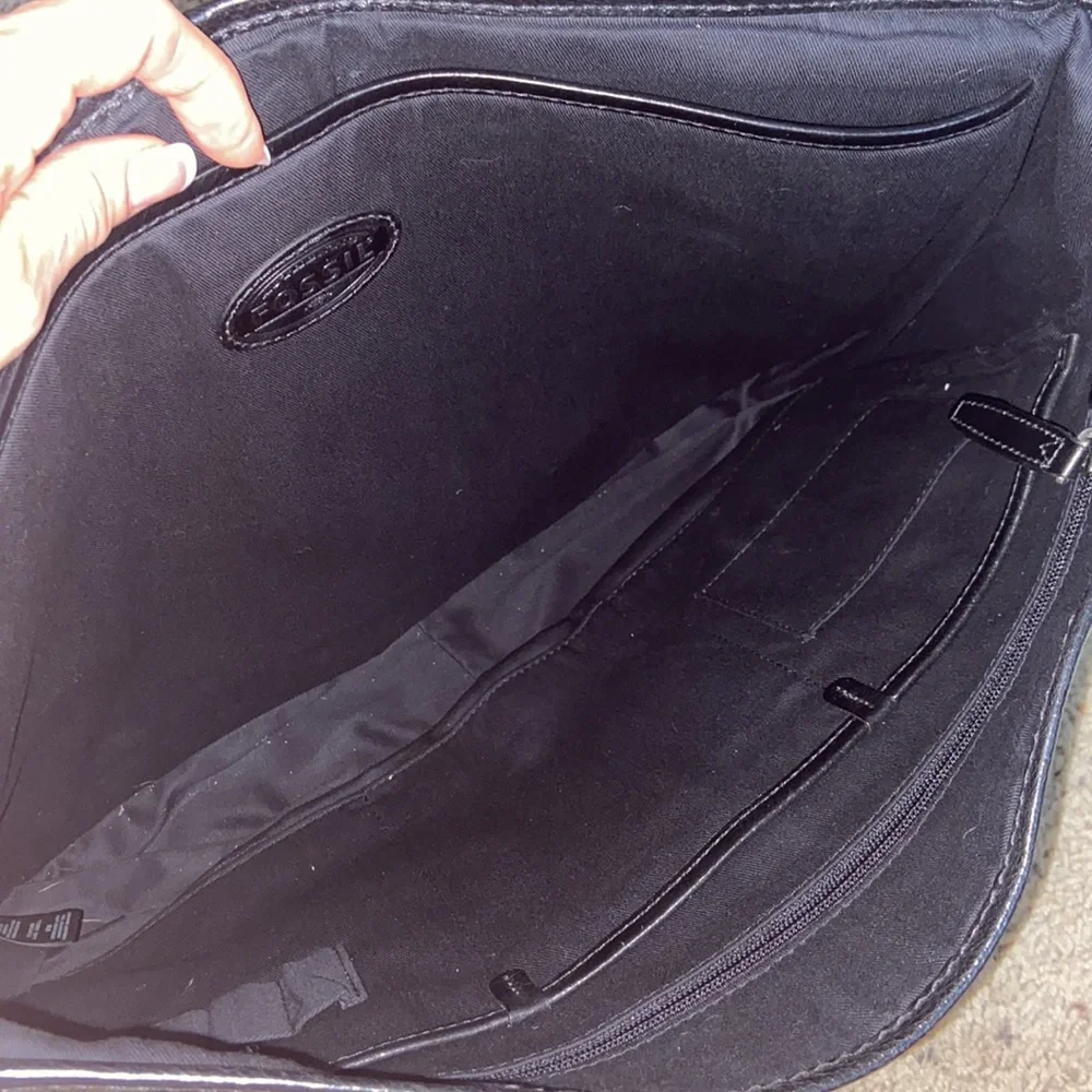Like new FOSSIL EW transit Leather Computer/Messenger Bag